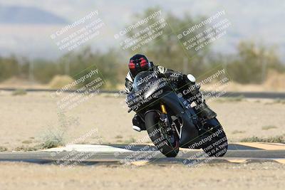 media/Nov-16-2025-Race Pace (Sun) [[8c5fa54630]]/Verified Riders/2-Turn 7 (945am)/